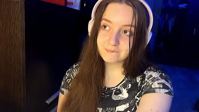 LauretteRagar online show from September 9, 2025, 6:07 pm