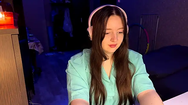 LauretteRagar online show from October 30, 2025, 5:24 pm