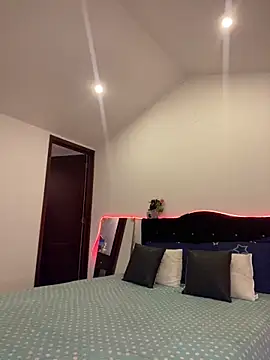 Snapshot of MiaAlarie chatting on October 4, 2025, 3:48 am MiaAlarie online show from October 4, 2025, 3:48 am