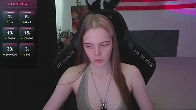 Snapshot of Luna_Navy chatting on November 9, 2025, 9:07 am Luna Navy online show from November 9, 2025, 9:07 am