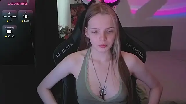 Snapshot of Luna_Navy chatting on December 3, 2025, 8:12 am Luna Navy online show from December 3, 2025, 8:12 am