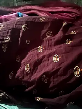 POOJACOUPLE online show from October 22, 2025, 8:14 am