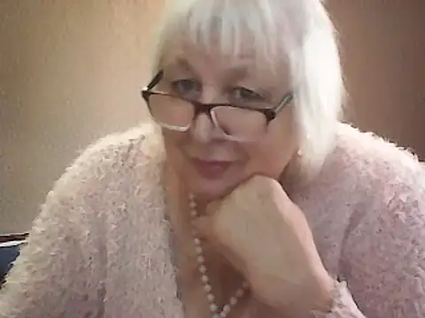 Snapshot of Alexia64231 chatting on September 16, 2025, 4:57 am Alexia64231 online show from September 16, 2025, 4:57 am