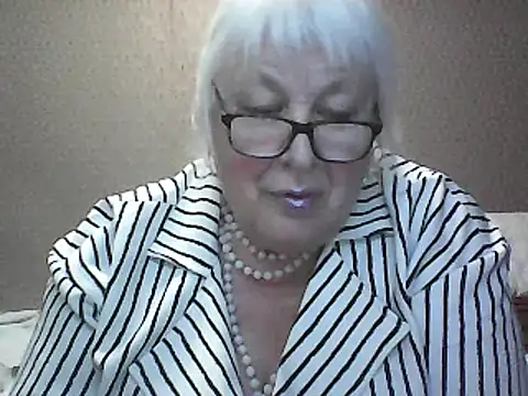 Snapshot of Alexia64231 chatting on September 16, 2025, 5:58 pm Alexia64231 online show from September 16, 2025, 5:58 pm