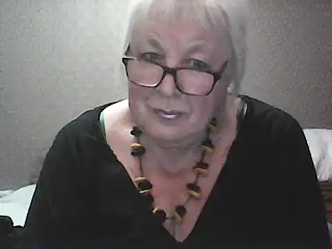 Snapshot of Alexia64231 chatting on September 17, 2025, 7:04 pm Alexia64231 online show from September 17, 2025, 7:04 pm