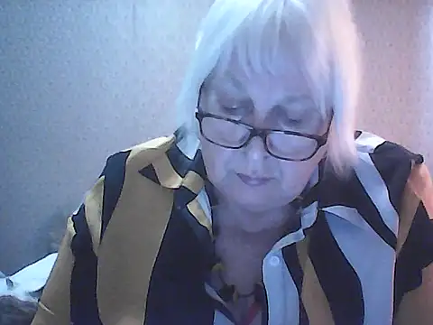 Snapshot of Alexia64231 chatting on September 26, 2025, 5:11 am Alexia64231 online show from September 26, 2025, 5:11 am