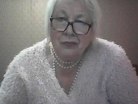 Snapshot of Alexia64231 chatting on September 28, 2025, 11:21 pm Alexia64231 online show from September 28, 2025, 11:21 pm