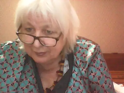 Snapshot of Alexia64231 chatting on September 30, 2025, 2:44 pm Alexia64231 online show from September 30, 2025, 2:44 pm