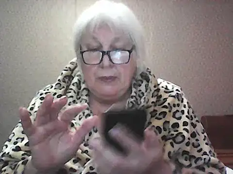 Snapshot of Alexia64231 chatting on October 6, 2025, 4:59 pm Alexia64231 online show from October 6, 2025, 4:59 pm