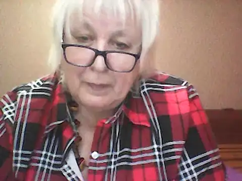 Snapshot of Alexia64231 chatting on October 7, 2025, 5:32 pm Alexia64231 online show from October 7, 2025, 5:32 pm