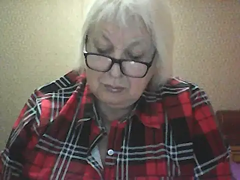 Snapshot of Alexia64231 chatting on October 12, 2025, 1:04 am Alexia64231 online show from October 12, 2025, 1:04 am