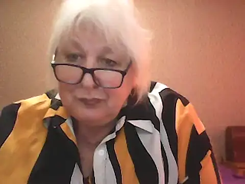 Snapshot of Alexia64231 chatting on October 13, 2025, 1:22 pm Alexia64231 online show from October 13, 2025, 1:22 pm