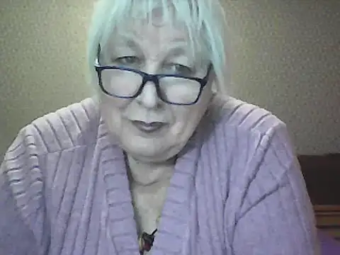 Snapshot of Alexia64231 chatting on October 14, 2025, 1:28 am Alexia64231 online show from October 14, 2025, 1:28 am
