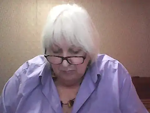 Snapshot of Alexia64231 chatting on October 15, 2025, 2:28 pm Alexia64231 online show from October 15, 2025, 2:28 pm