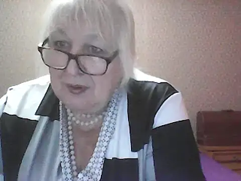 Snapshot of Alexia64231 chatting on October 17, 2025, 4:04 am Alexia64231 online show from October 17, 2025, 4:04 am