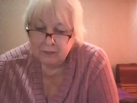 Snapshot of Alexia64231 chatting on October 19, 2025, 5:30 am Alexia64231 online show from October 19, 2025, 5:30 am