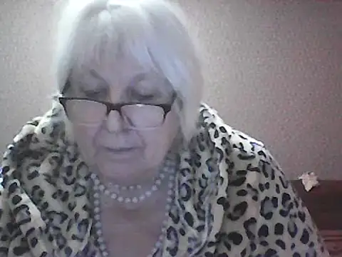 Snapshot of Alexia64231 chatting on October 21, 2025, 7:36 pm Alexia64231 online show from October 21, 2025, 7:36 pm