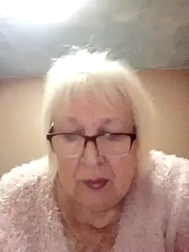 Snapshot of Alexia64231 chatting on October 24, 2025, 5:42 pm Alexia64231 online show from October 24, 2025, 5:42 pm