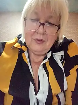 Snapshot of Alexia64231 chatting on October 25, 2025, 6:13 pm Alexia64231 online show from October 25, 2025, 6:13 pm