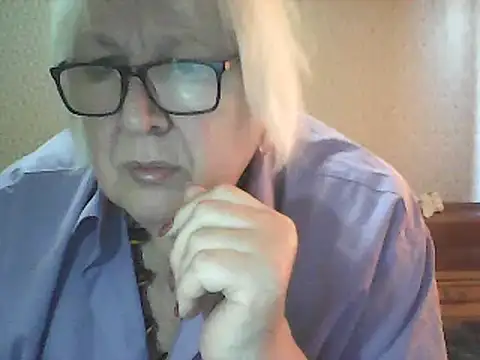 Snapshot of Alexia64231 chatting on October 26, 2025, 6:19 am Alexia64231 online show from October 26, 2025, 6:19 am