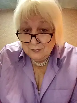 Snapshot of Alexia64231 chatting on October 27, 2025, 6:39 am Alexia64231 online show from October 27, 2025, 6:39 am