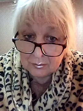 Snapshot of Alexia64231 chatting on October 28, 2025, 7:34 am Alexia64231 online show from October 28, 2025, 7:34 am