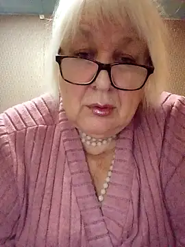 Snapshot of Alexia64231 chatting on October 28, 2025, 7:38 pm Alexia64231 online show from October 28, 2025, 7:38 pm