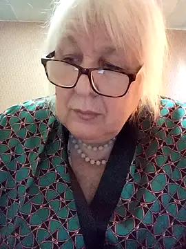 Snapshot of Alexia64231 chatting on October 29, 2025, 7:43 am Alexia64231 online show from October 29, 2025, 7:43 am