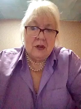 Snapshot of Alexia64231 chatting on October 31, 2025, 3:18 am Alexia64231 online show from October 31, 2025, 3:18 am