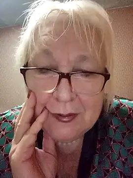 Snapshot of Alexia64231 chatting on November 1, 2025, 3:30 am Alexia64231 online show from November 1, 2025, 3:30 am