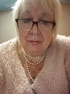 Snapshot of Alexia64231 chatting on November 1, 2025, 3:36 pm Alexia64231 online show from November 1, 2025, 3:36 pm