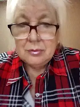 Snapshot of Alexia64231 chatting on November 2, 2025, 4:04 am Alexia64231 online show from November 2, 2025, 4:04 am