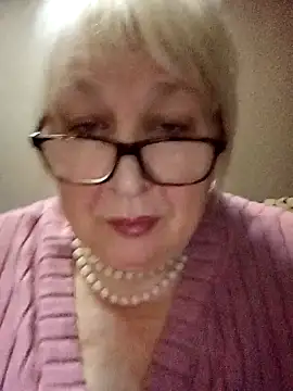 Snapshot of Alexia64231 chatting on November 9, 2025, 10:41 pm Alexia64231 online show from November 9, 2025, 10:41 pm