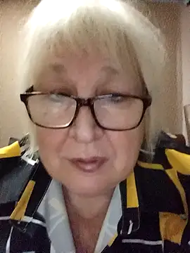 Snapshot of Alexia64231 chatting on November 10, 2025, 10:47 am Alexia64231 online show from November 10, 2025, 10:47 am