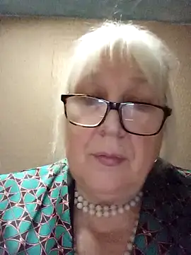 Snapshot of Alexia64231 chatting on November 11, 2025, 2:28 pm Alexia64231 online show from November 11, 2025, 2:28 pm