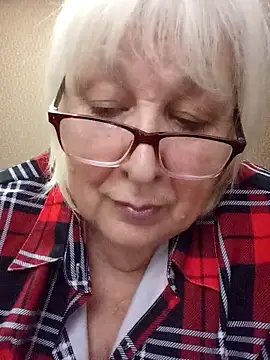 Snapshot of Alexia64231 chatting on November 18, 2025, 7:29 pm Alexia64231 online show from November 18, 2025, 7:29 pm