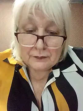 Snapshot of Alexia64231 chatting on November 19, 2025, 3:34 pm Alexia64231 online show from November 19, 2025, 3:34 pm