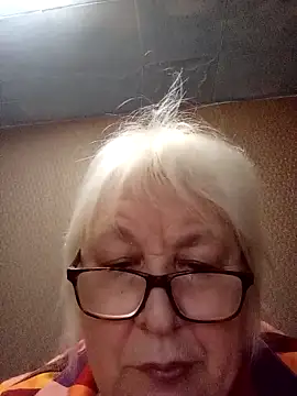 Snapshot of Alexia64231 chatting on November 20, 2025, 4:01 am Alexia64231 online show from November 20, 2025, 4:01 am