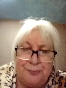 Snapshot of Alexia64231 chatting on November 24, 2025, 3:28 am Alexia64231 online show from November 24, 2025, 3:28 am