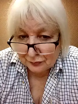 Snapshot of Alexia64231 chatting on November 25, 2025, 4:01 am Alexia64231 online show from November 25, 2025, 4:01 am