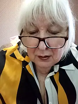 Snapshot of Alexia64231 chatting on November 26, 2025, 9:10 am Alexia64231 online show from November 26, 2025, 9:10 am