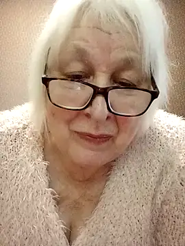 Snapshot of Alexia64231 chatting on November 27, 2025, 12:18 pm Alexia64231 online show from November 27, 2025, 12:18 pm