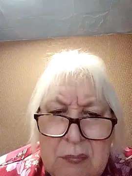 Snapshot of Alexia64231 chatting on November 28, 2025, 12:24 am Alexia64231 online show from November 28, 2025, 12:24 am