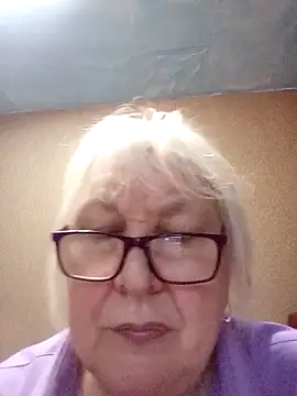 Snapshot of Alexia64231 chatting on December 1, 2025, 3:33 am Alexia64231 online show from December 1, 2025, 3:33 am