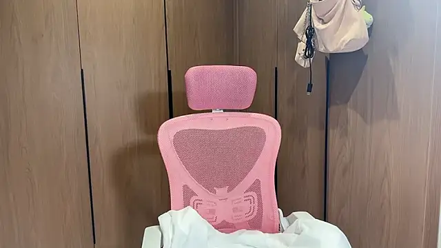 Lilium-520 online show from November 3, 2025, 10:27 am