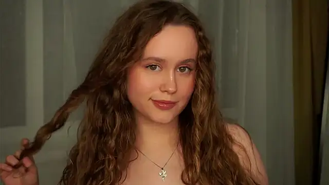 SusannaScholler online show from September 27, 2025, 6:13 pm