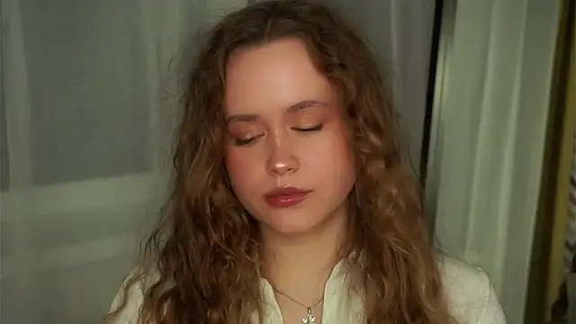 SusannaScholler online show from September 28, 2025, 6:13 pm