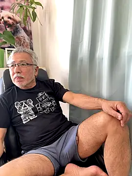 gholly2007 online show from October 18, 2025, 2:58 am