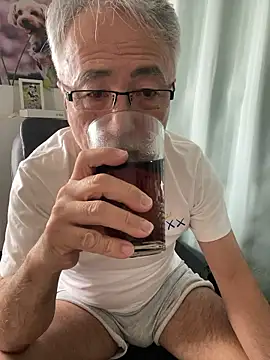 gholly2007 online show from April 23, 2026, 5:08 am