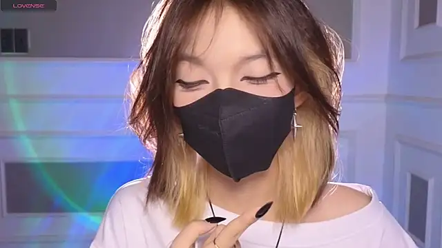      Panda      online show from May 12, 2026, 1:47 am